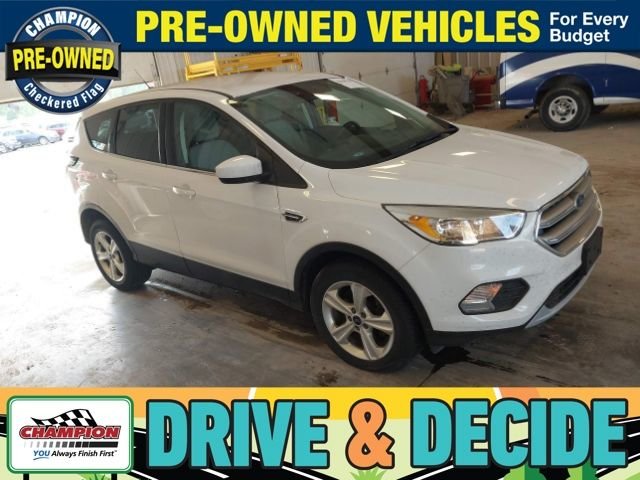 Used 2017 Oxford White Ford SE image 1