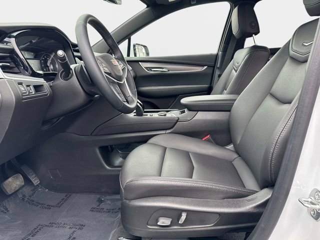 New 2025 Crystal White Tricoat Cadillac Luxury image 16