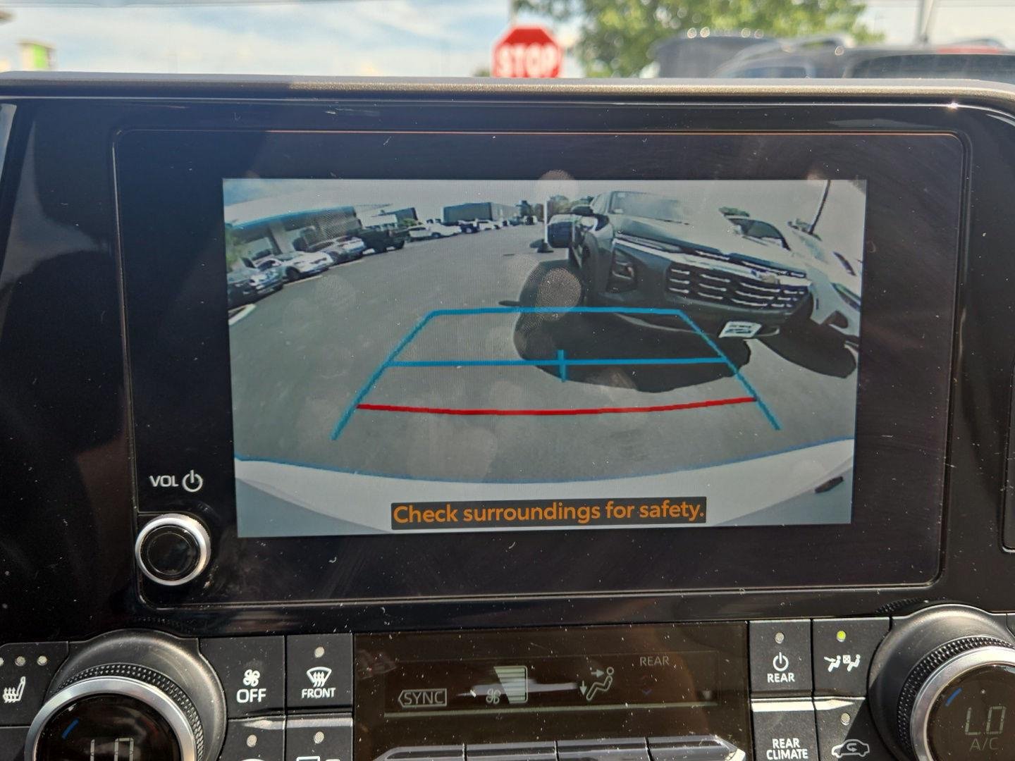 Used 2023  Toyota L image 6
