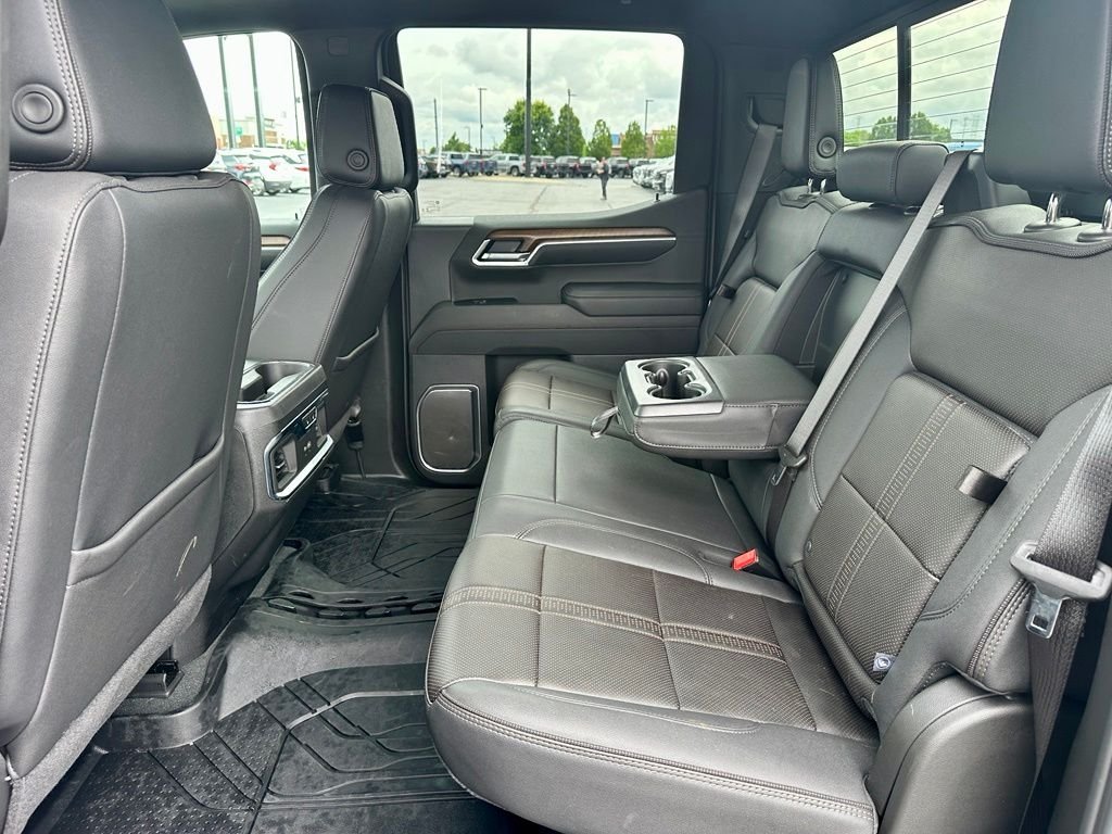 Used 2025 Black Chevrolet High Country image 21