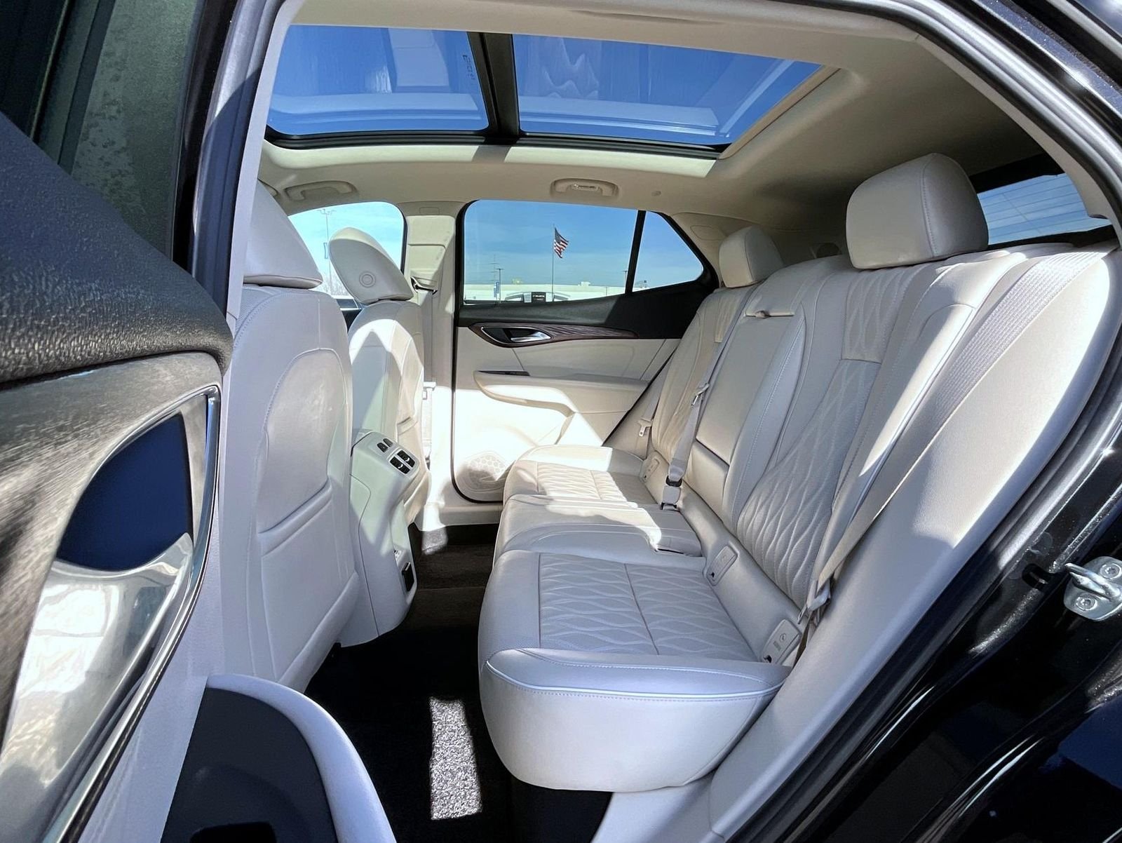 Used 2023 Black Buick Avenir image 19