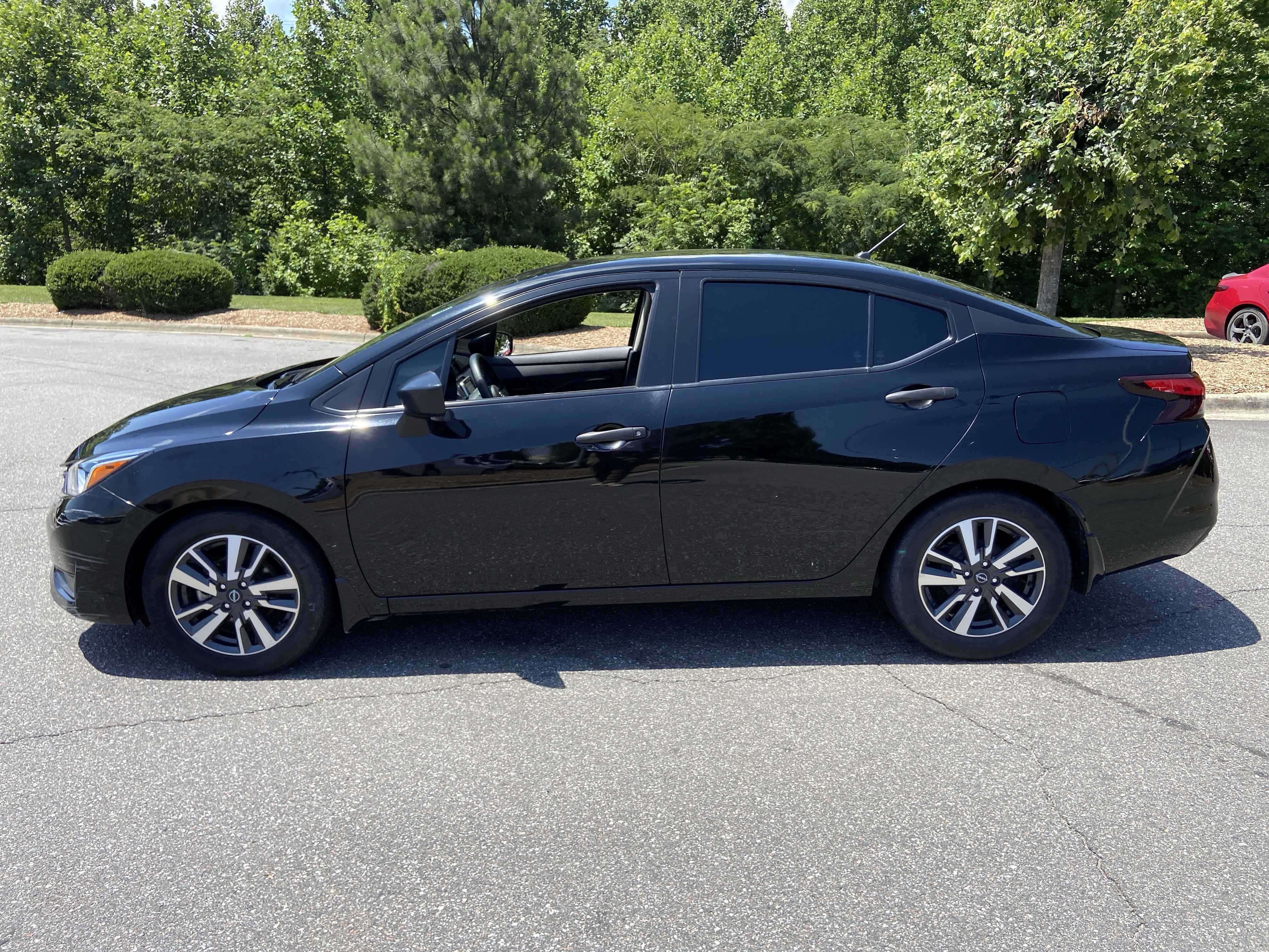 Used 2023 Super Black Nissan S image 7