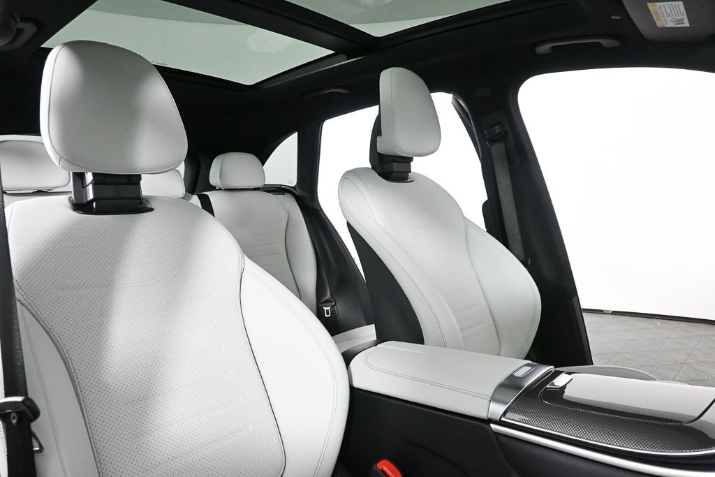 Used 2025 Silver Mercedes-Benz GLC 300 image 21