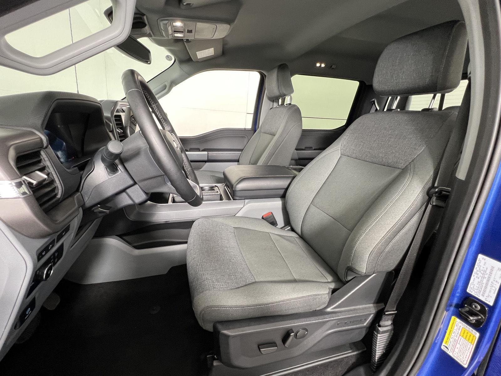 Used 2024 Atlas Blue Ford XLT image 2