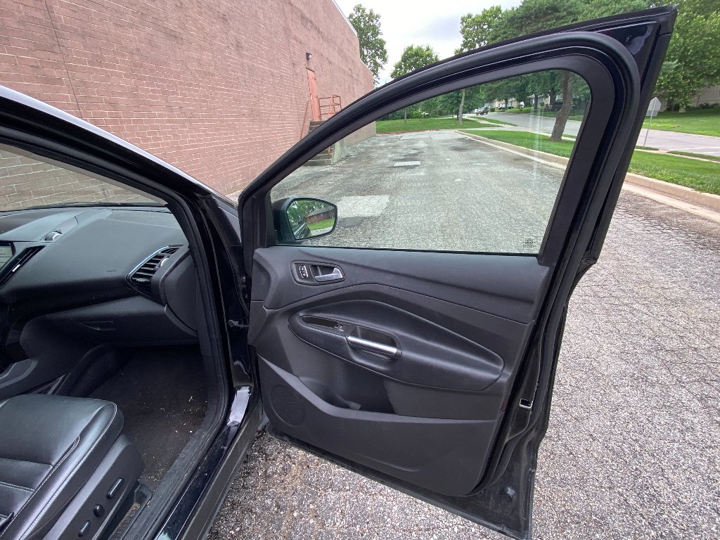 Used 2019 Agate Black Metallic Ford Titanium image 26