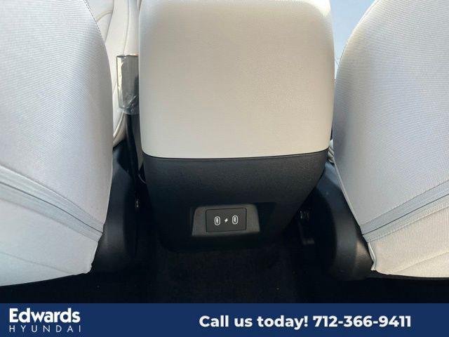 New 2025 White Hyundai SE AWD image 11