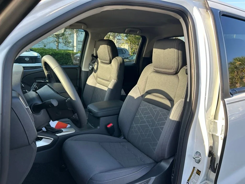 New 2026 Glacier White Nissan Crew Cab SV image 20