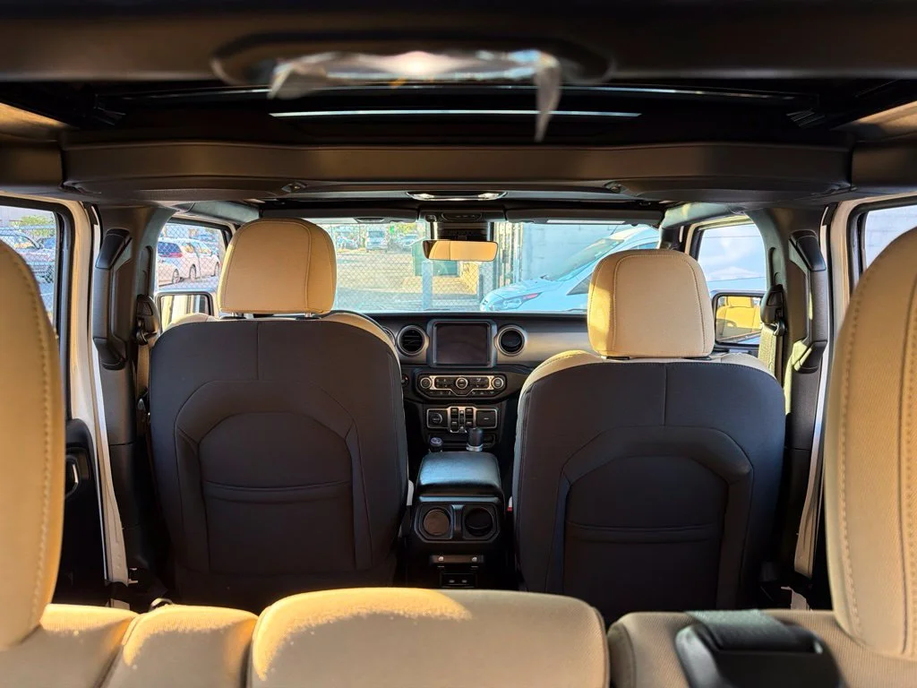 Used 2023 White Jeep Sport S image 11