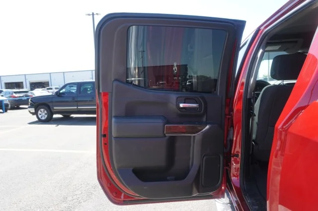 Used 2021 RED GMC SLE image 16