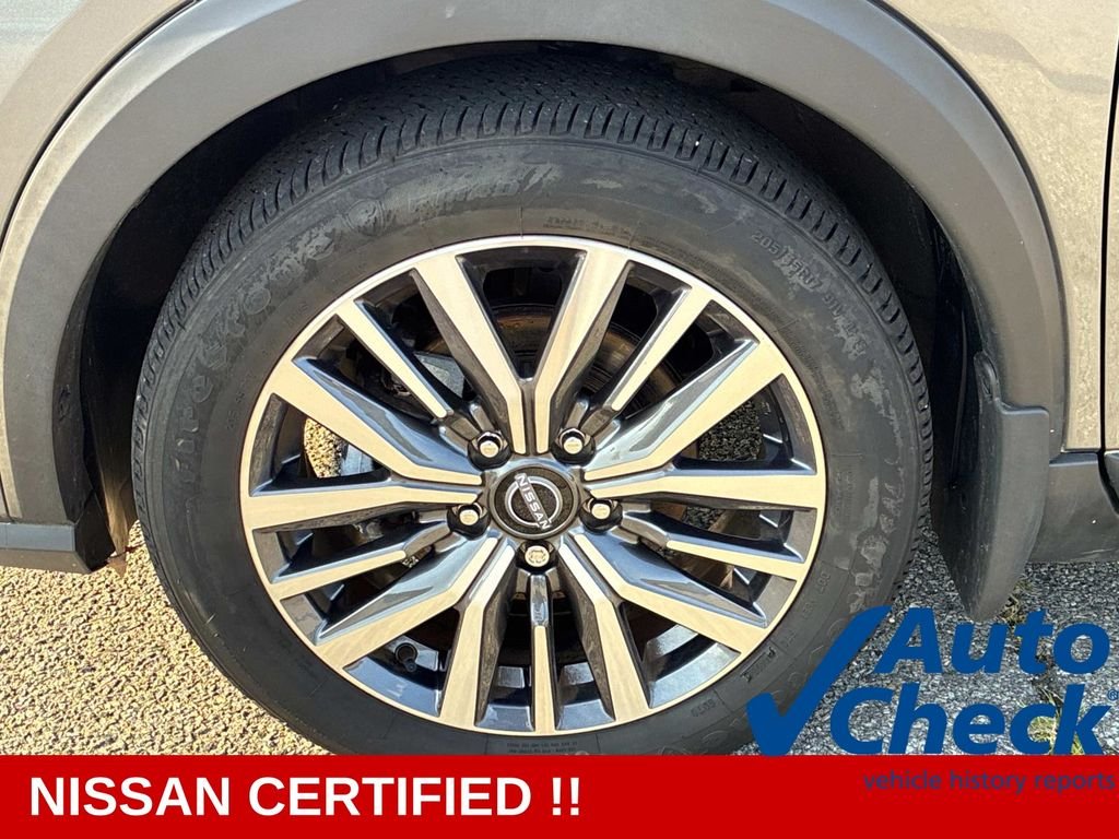 Used 2024 Gray Nissan SV image 18