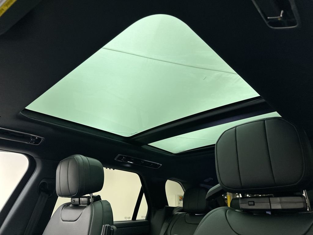 New 2026 Santorini Black Land Rover SE image 11