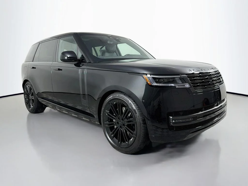 New 2026 Santorini Black Metallic Land Rover SE image 3