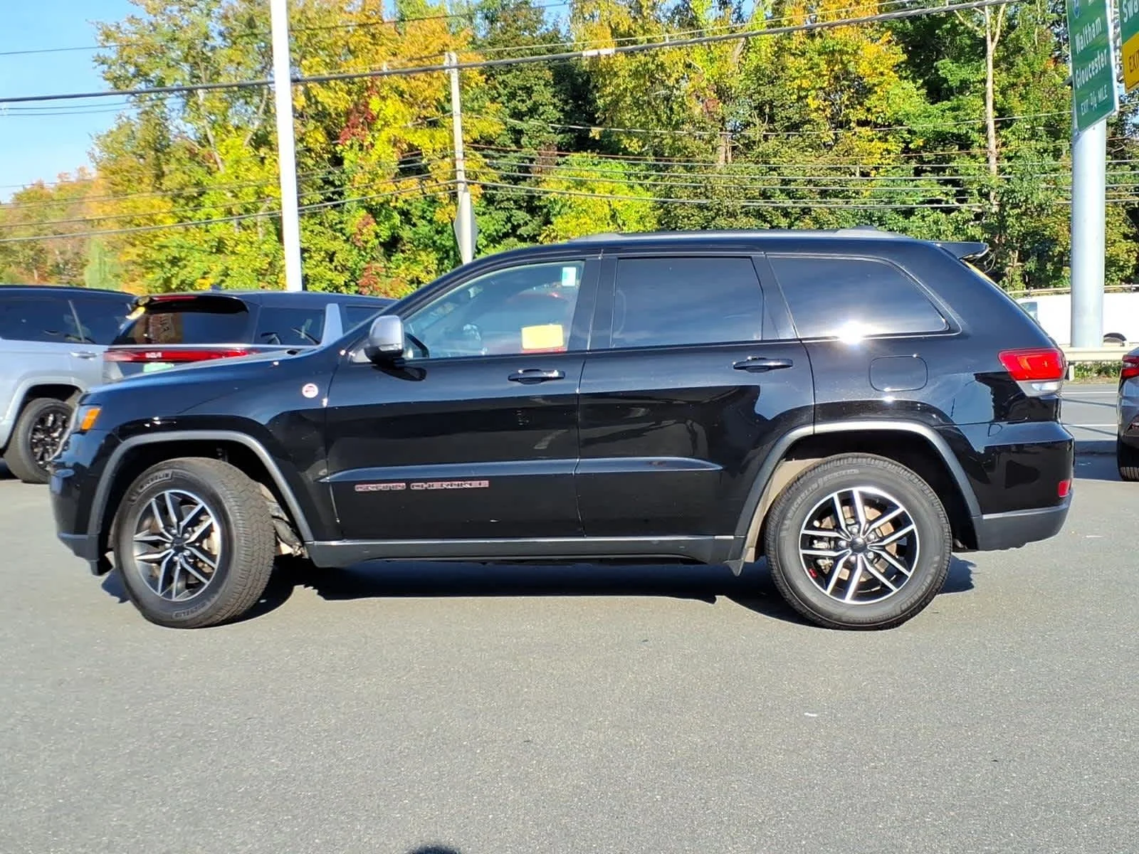 Certified Used 2021 Diamond Black Crystal P/C Jeep Trailhawk image 9