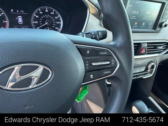 Used 2019 Red Hyundai SE image 18