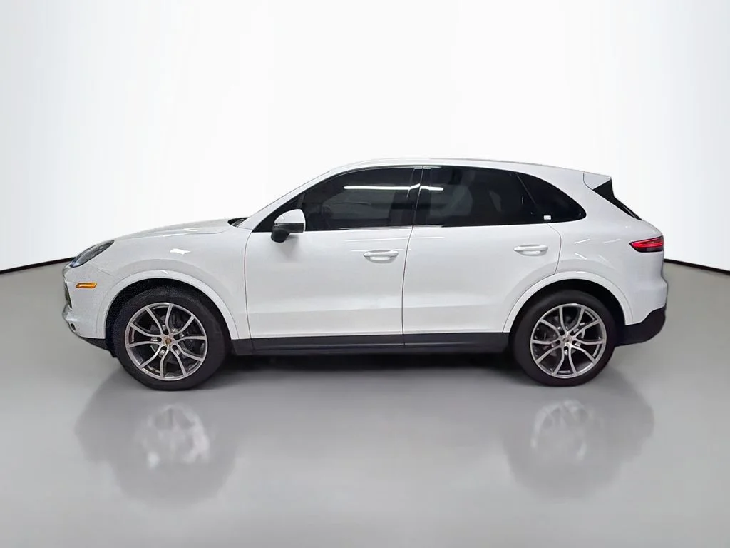 Used 2020  Porsche  image 2