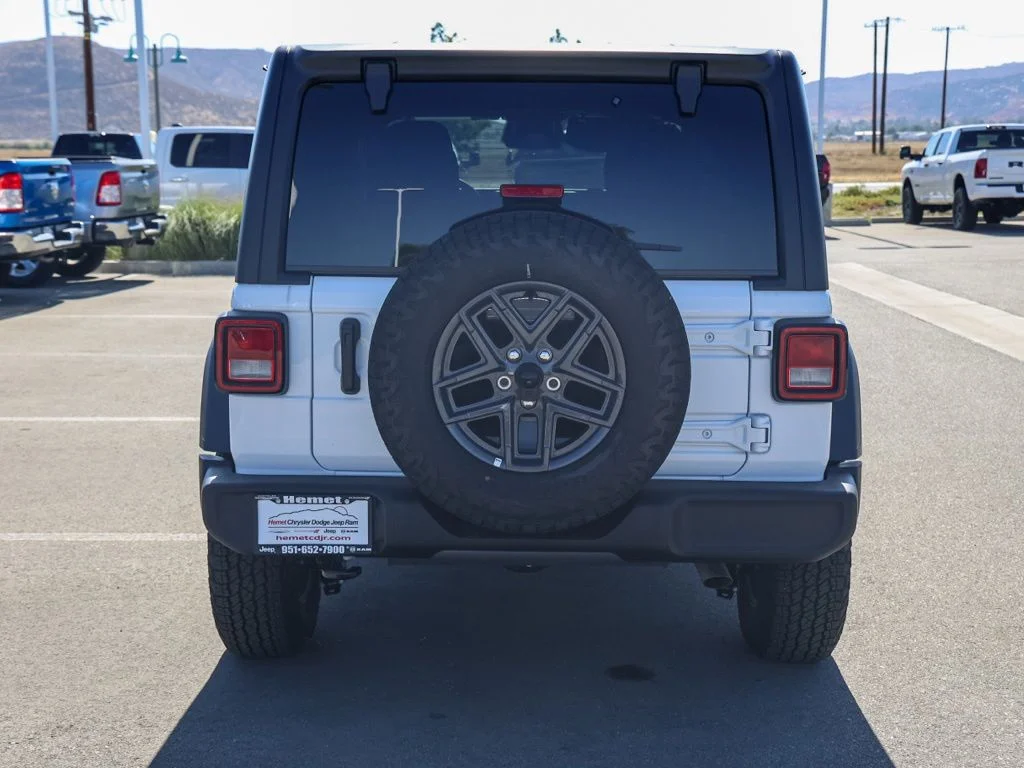 New 2026 Bright White Clear-Coat Exterior Paint Jeep Sport S image 4