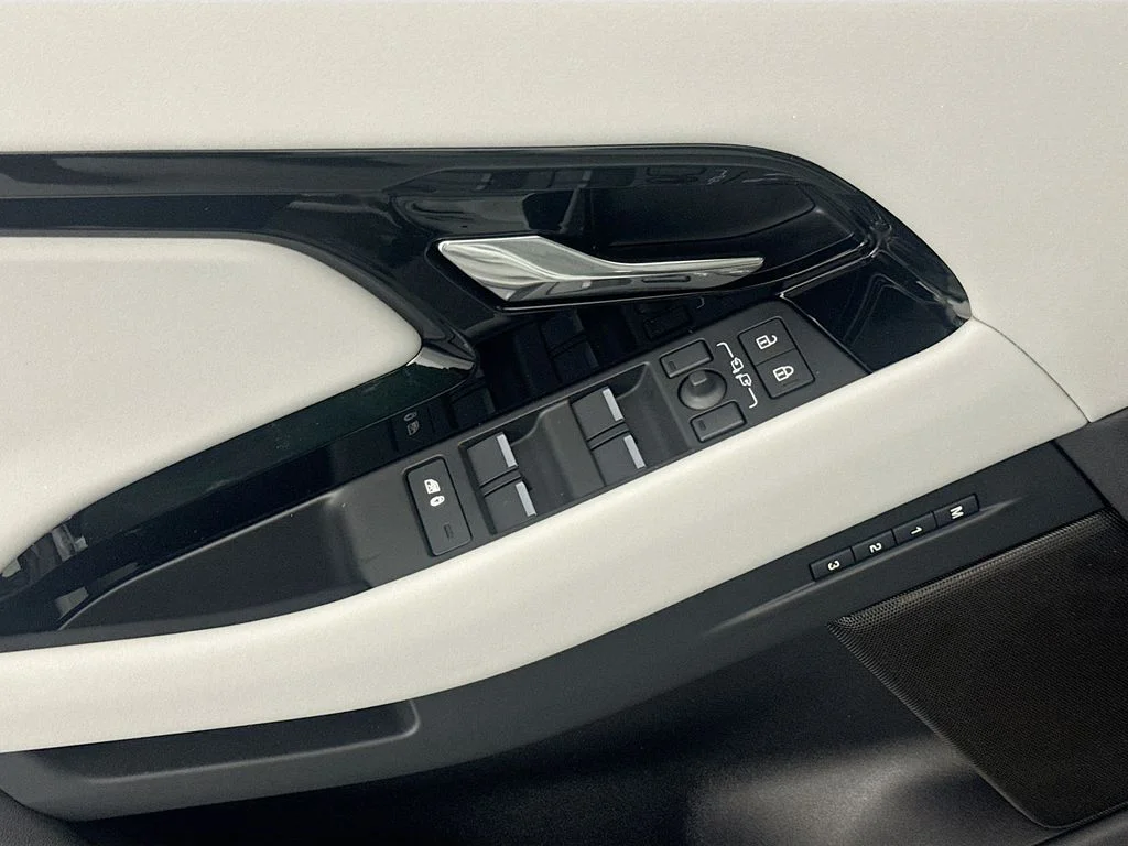 New 2026 Fuji White Land Rover Core S image 17