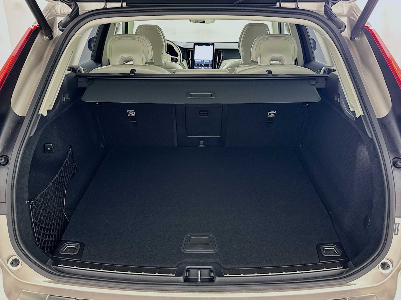 New 2026 Bright Dusk Volvo Ultra image 24