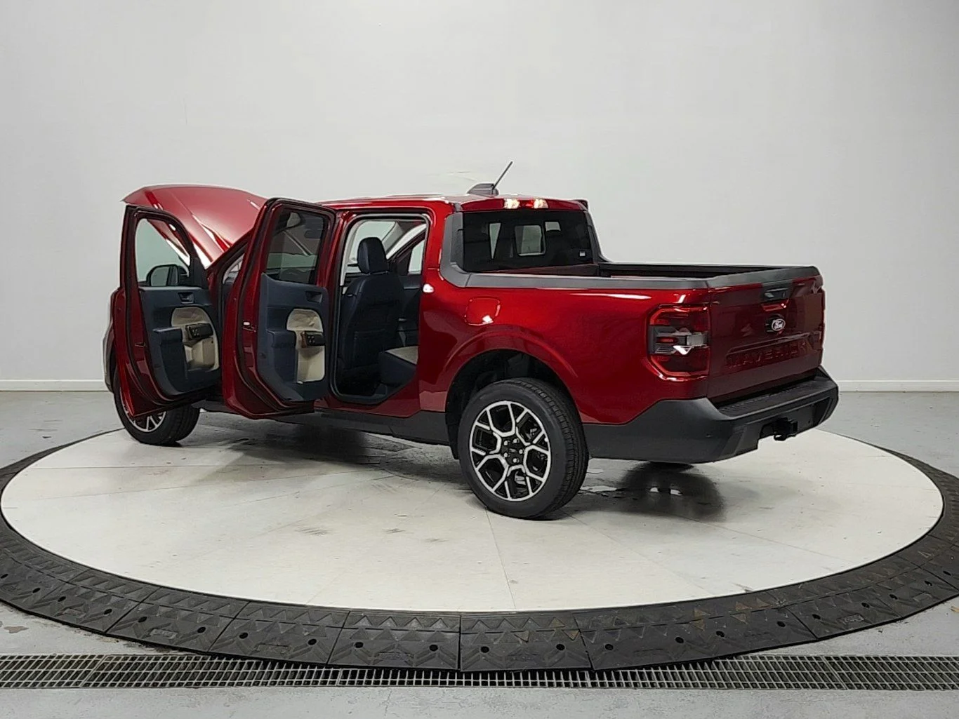 New 2026 Ruby Red Metallic Tinted Clearcoat Ford Lariat® image 13
