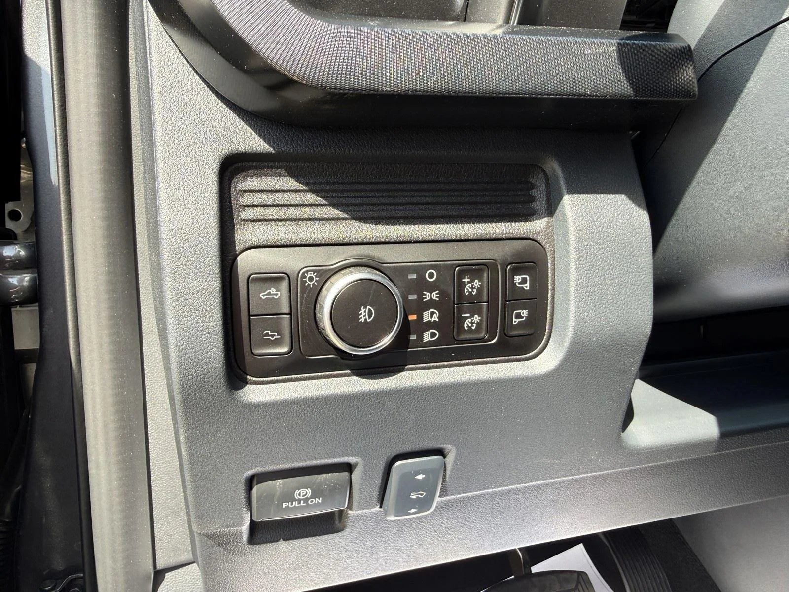 New 2026 Carbonized Gray Metallic Ford F-250® Platinum® image 16