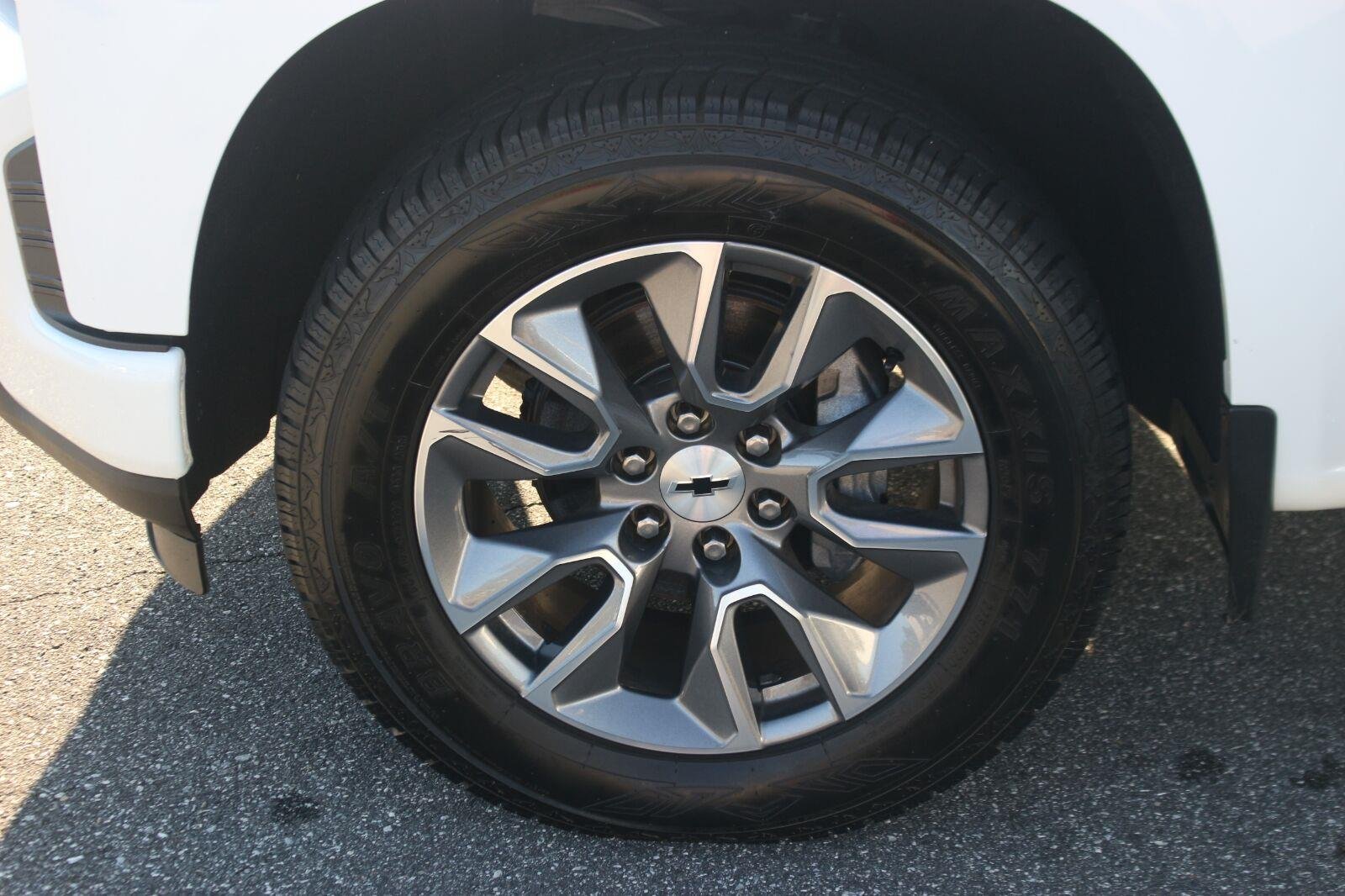 Used 2022 SUMMIT WHITE Chevrolet RST image 42