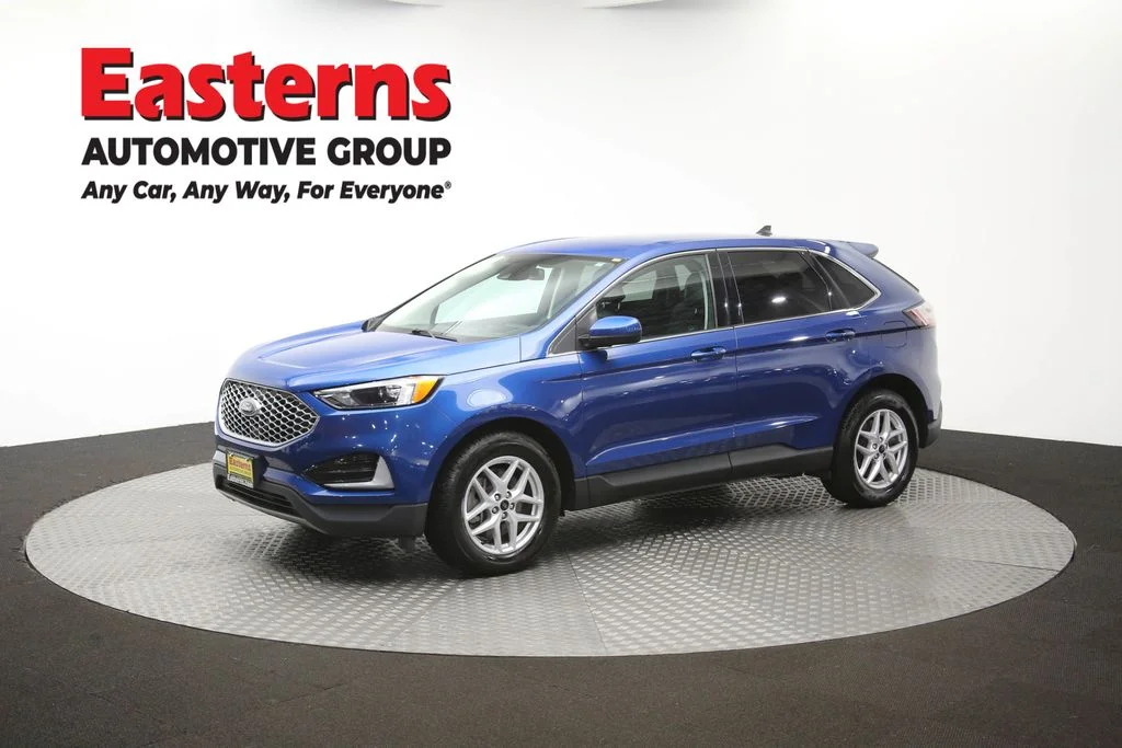 Used 2023 Blue Ford SEL image 57