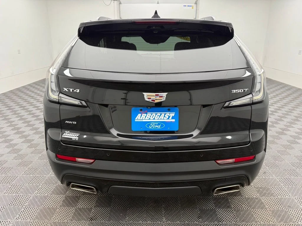 Used 2022 Black Cadillac Sport image 9