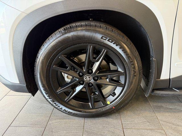 Certified Used 2026 WIND CHILL PEARL Toyota  image 71