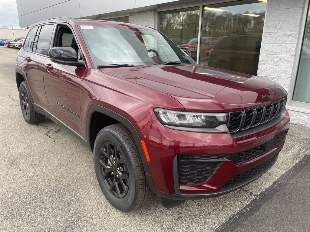 New 2026 Velvet Red Pearl-Coat Exterior Paint Jeep Altitude image 6