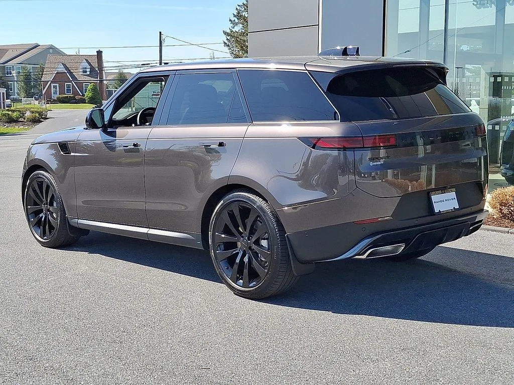 New 2026  Land Rover SE image 4