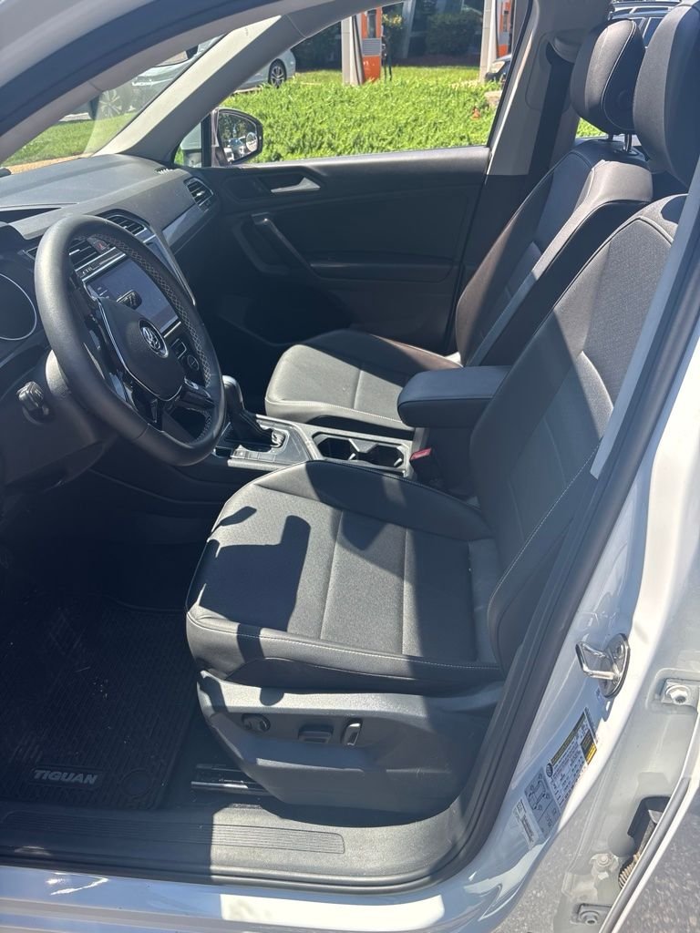 Used 2021 White Volkswagen  image 19