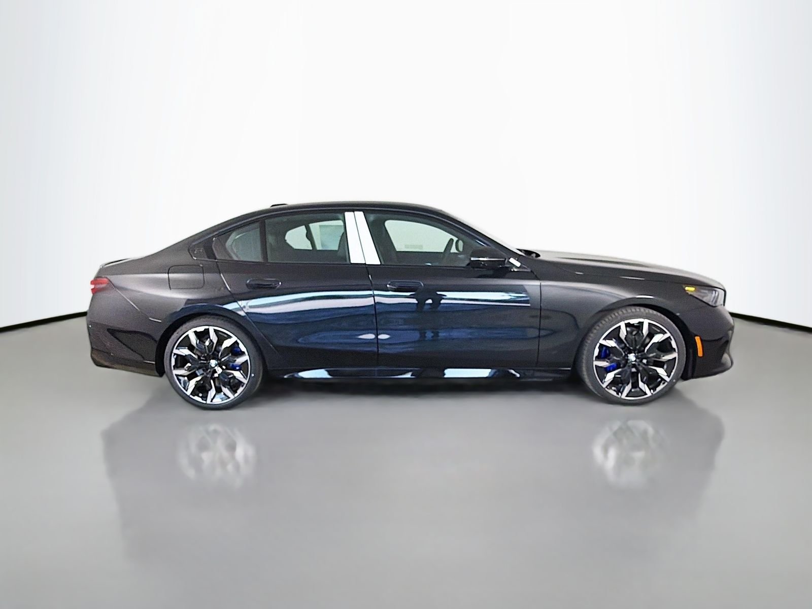New 2027 Black Sapphire Metallic BMW 550e xDrive image 8