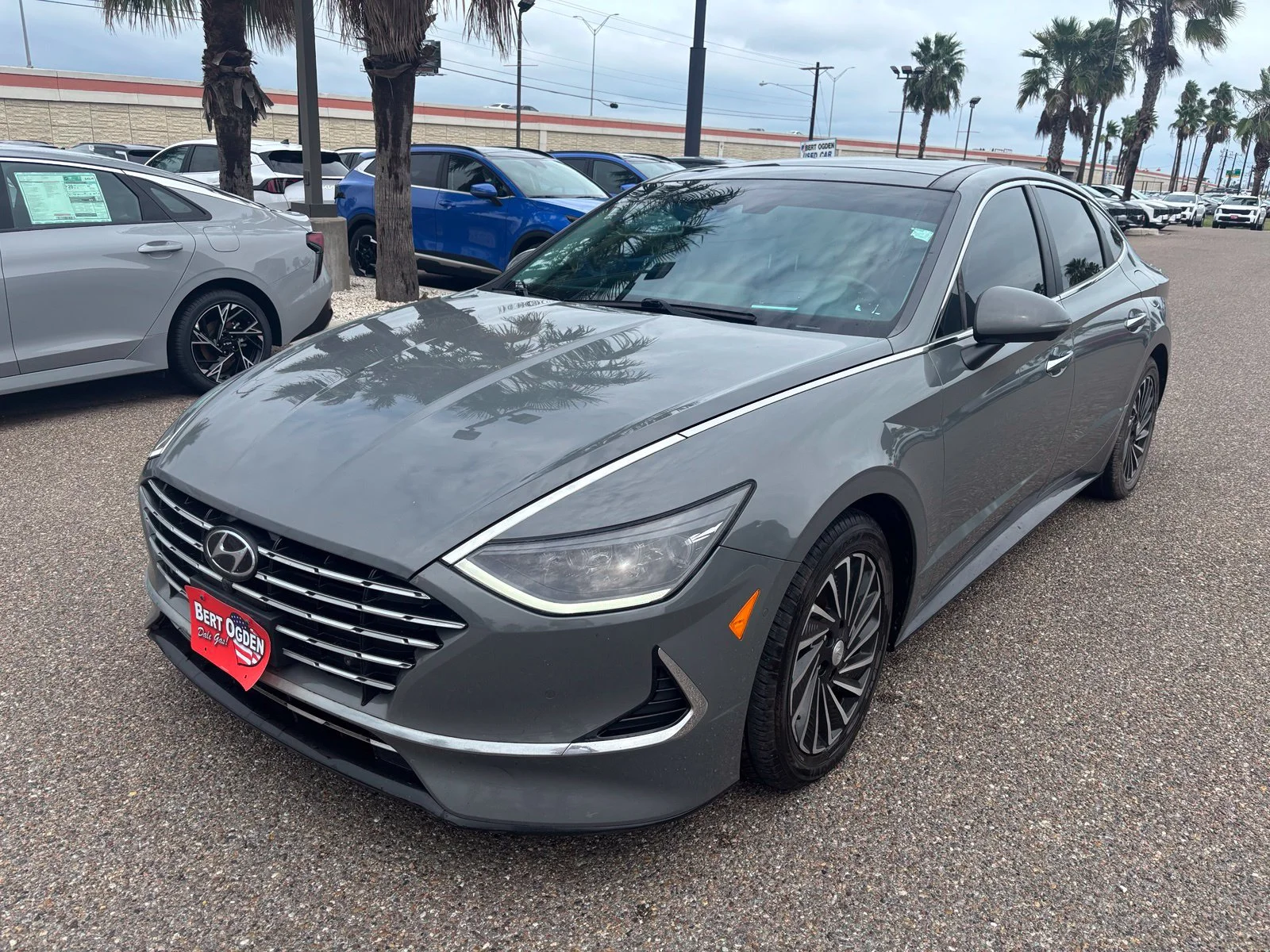 Used 2023 Gray Hyundai Limited image 3