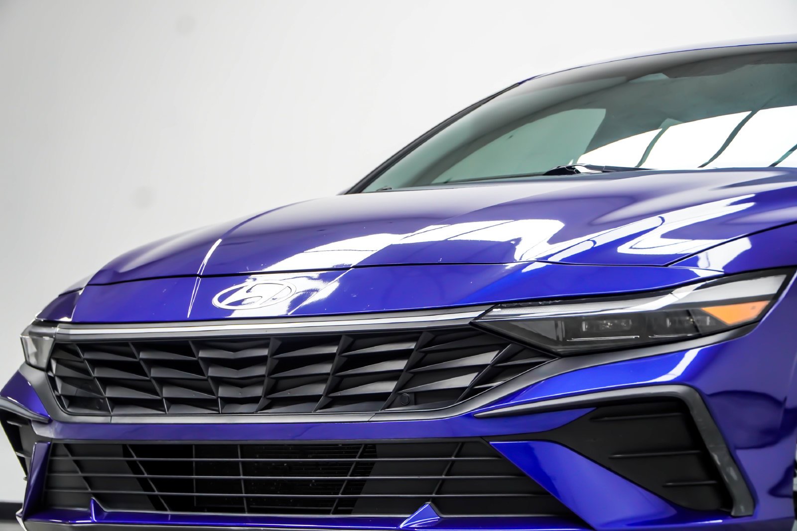 Used 2024 Blue Hyundai SEL image 2