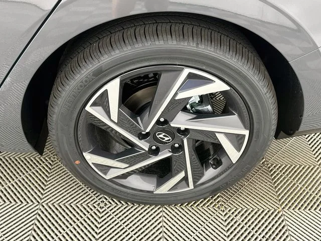 New 2026 Hyundai ELANTRA Limited
