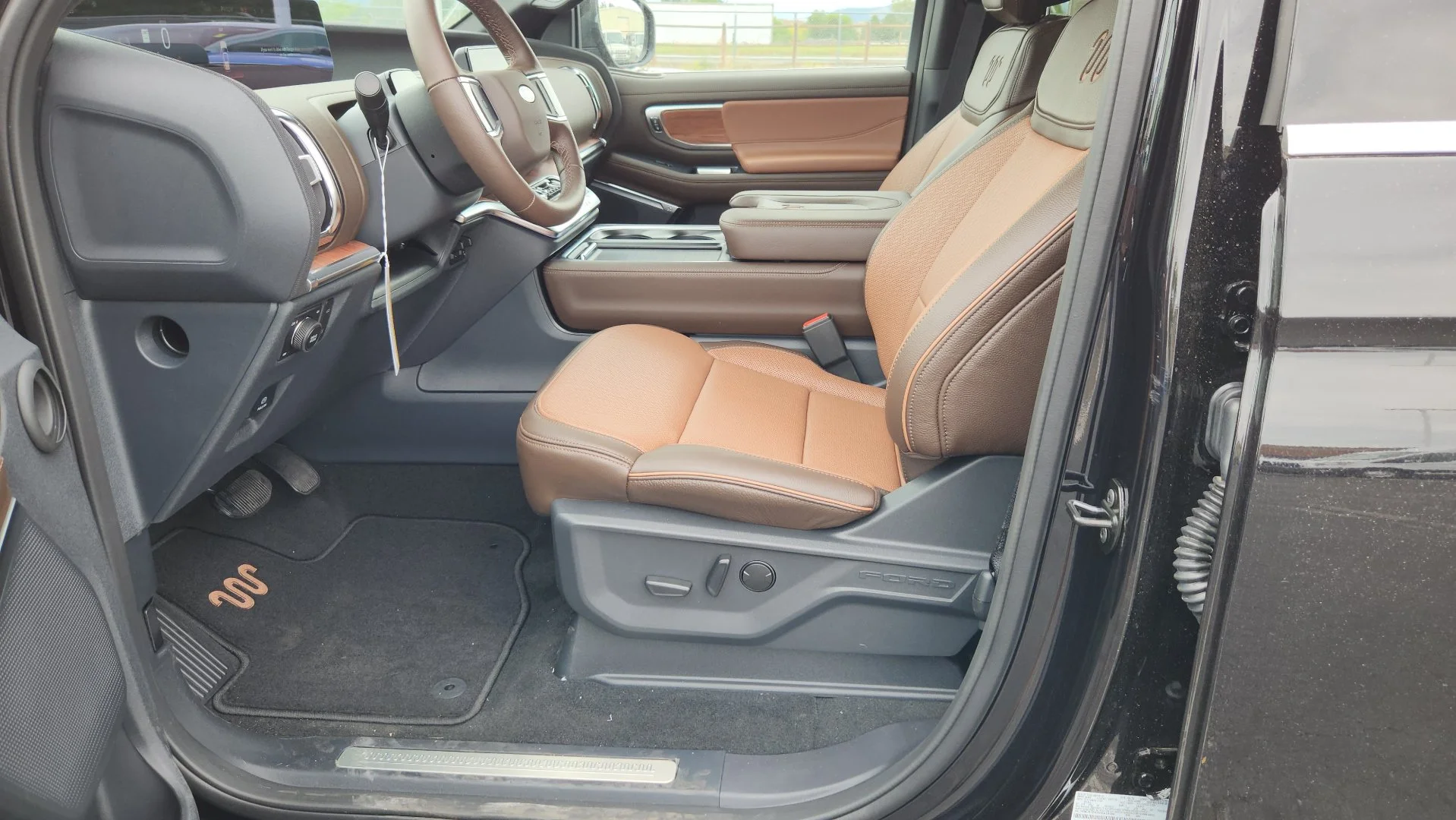 New 2027 Agate Black Metallic Ford King Ranch image 13