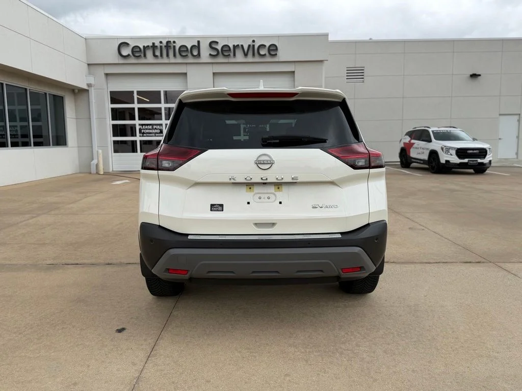 Used 2023 White Nissan SV image 5