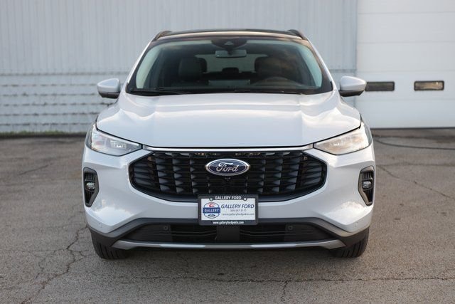 New 2026 Space Silver Metallic Ford Plug-in Hybrid image 19