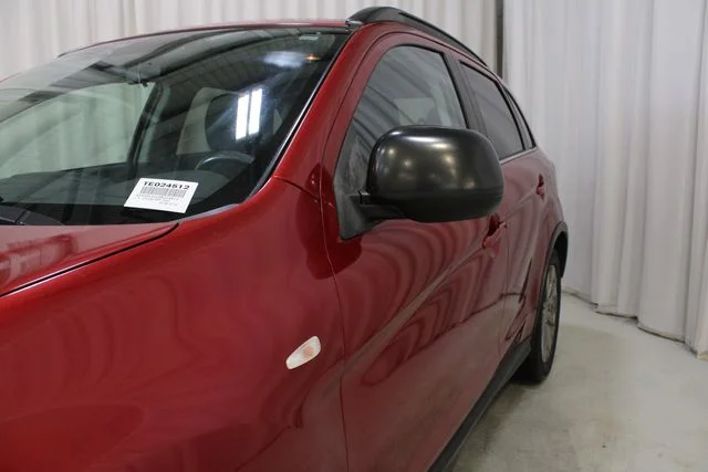 Used 2013  Mitsubishi LE image 32