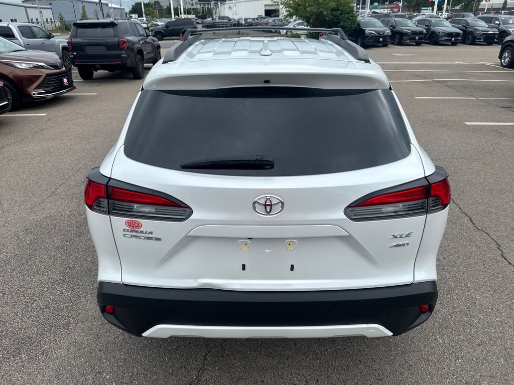 Used 2023 Beige Toyota XLE image 6