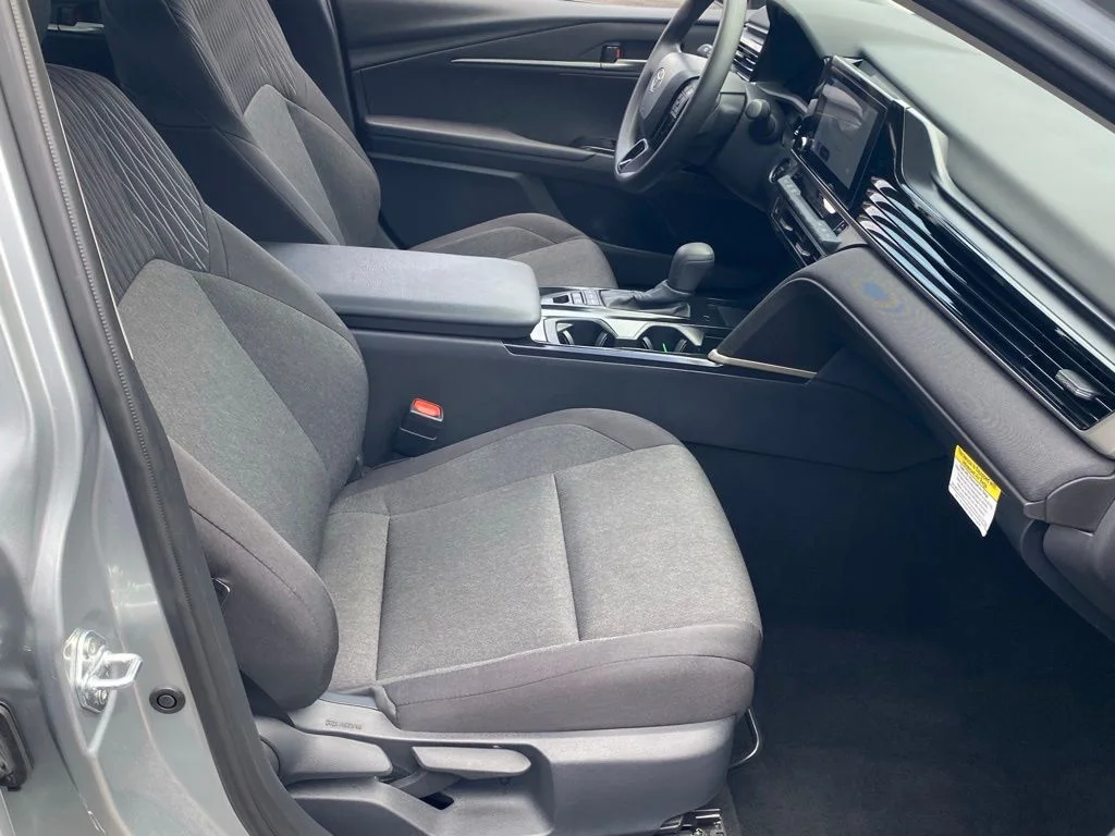 Used 2025 Silver Toyota LE image 18