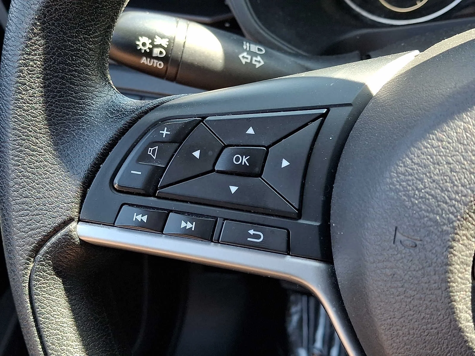 2024 Nissan Altima SV - Photo 21