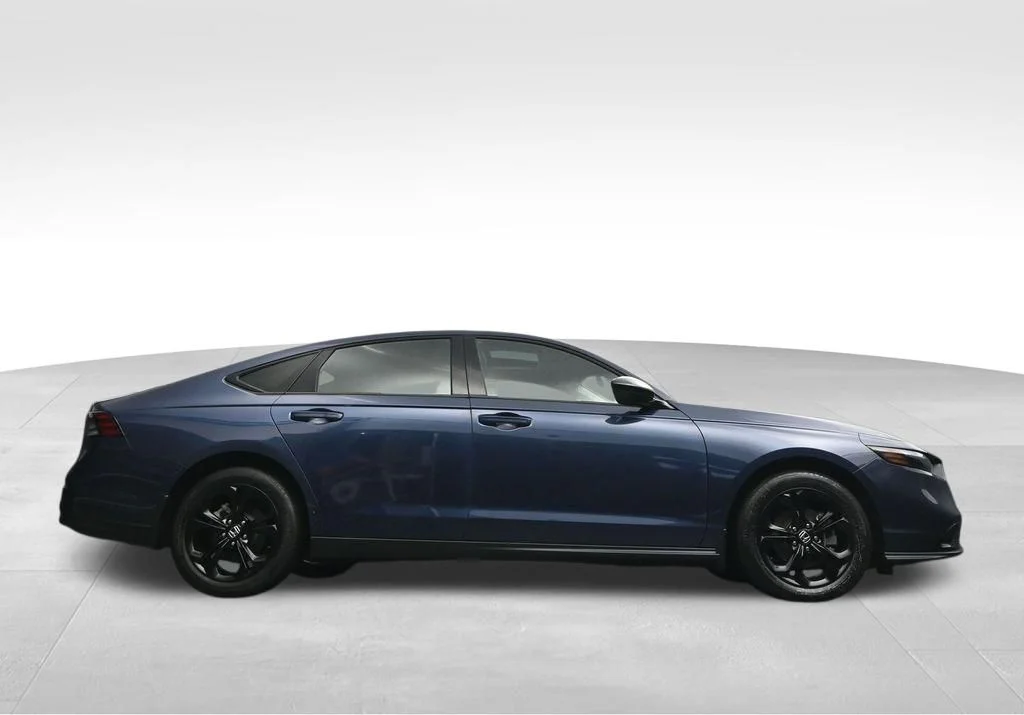 Used 2025  Honda SE image 46