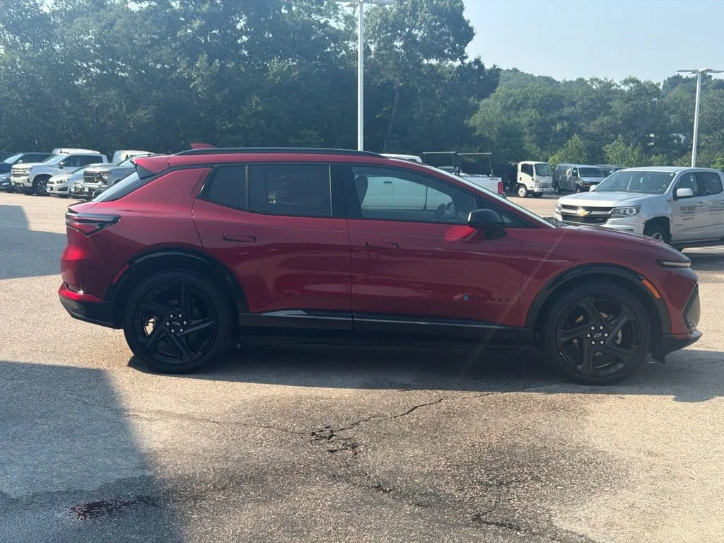 2024 Chevrolet Equinox EV RS - Photo 41