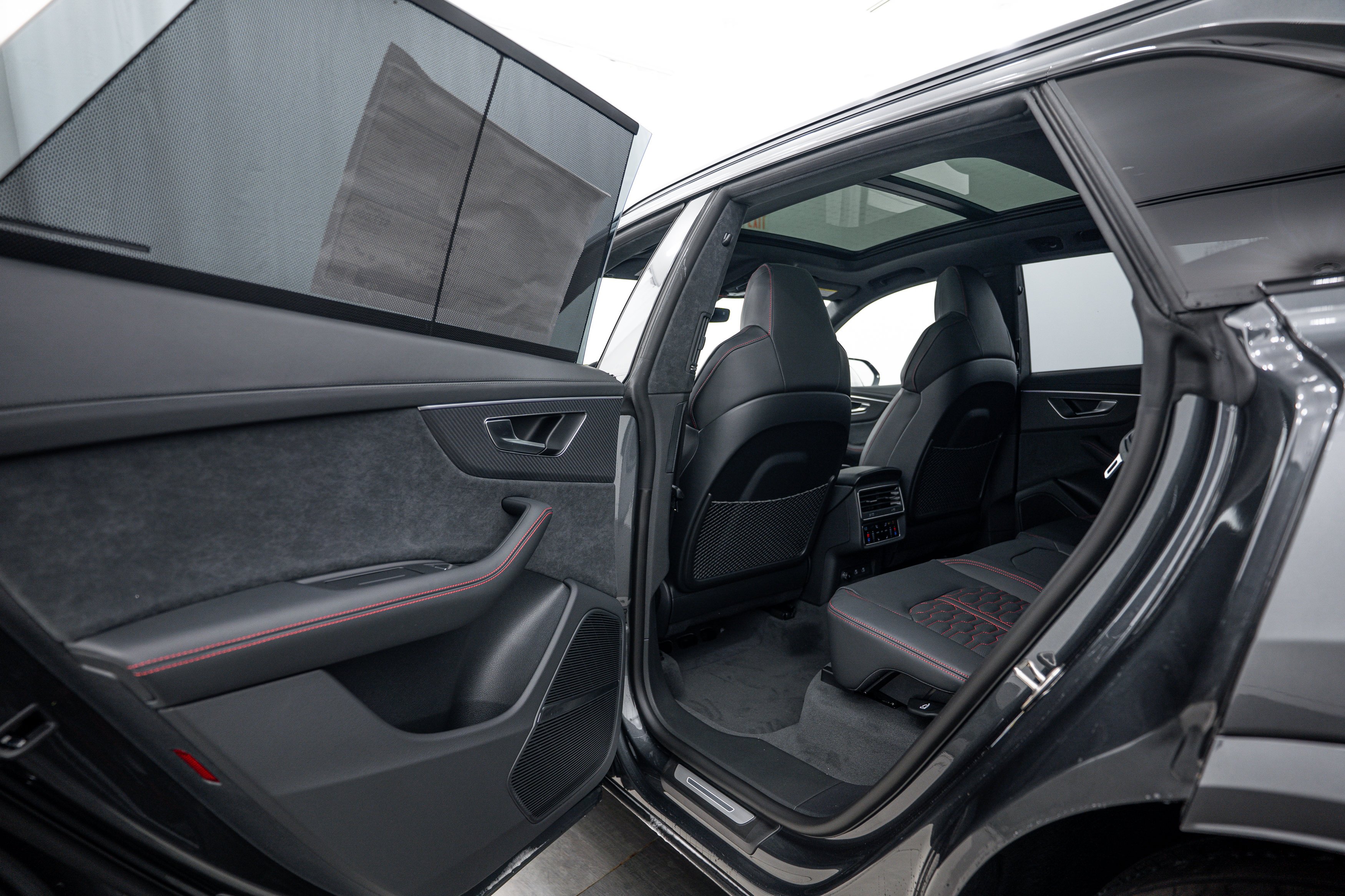 New 2026 Daytona Gray Audi performance image 18