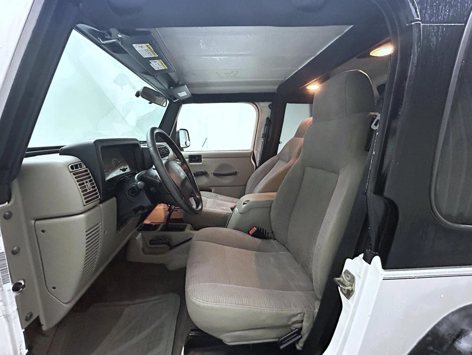 Used 2003 White Jeep Sport image 10