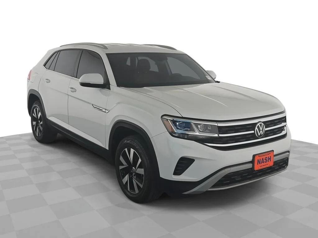 Used 2022 White Volkswagen 2.0T SE image 1