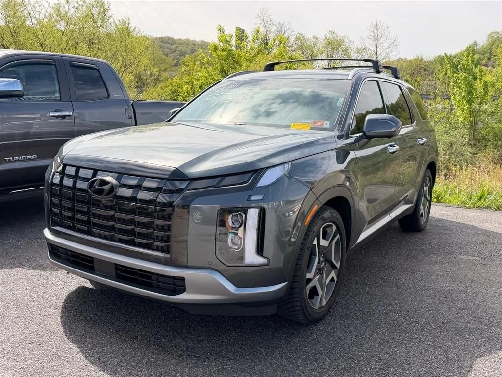 Used 2024 Gray Hyundai SEL image 2