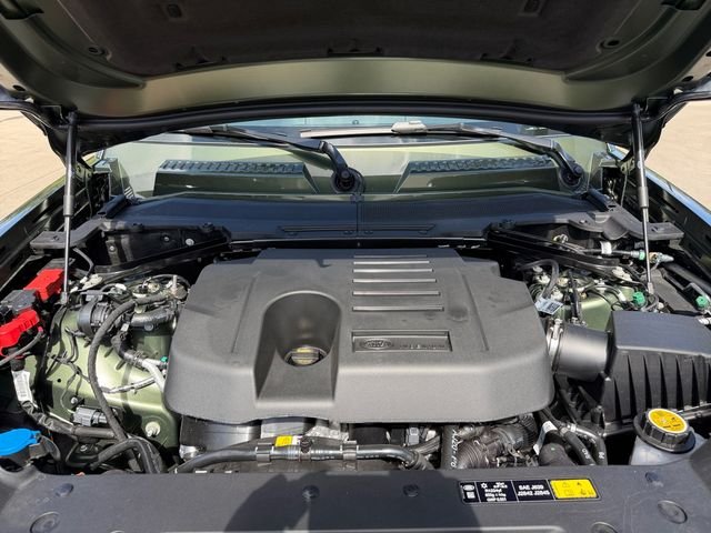 New 2026 Woolstone Green Land Rover X-Dynamic SE image 19