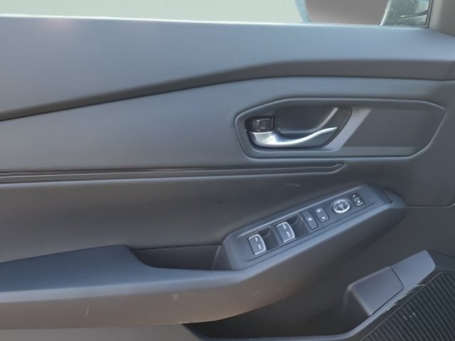 New 2026 Solar Silver Metallic Honda SE image 20